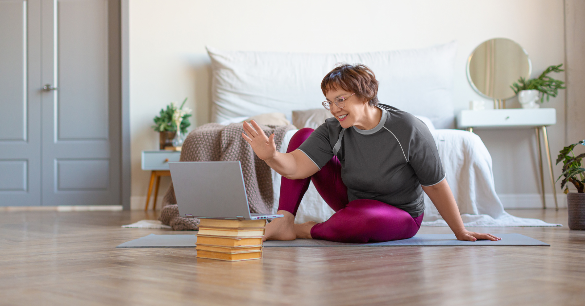 what does an online personal trainer do